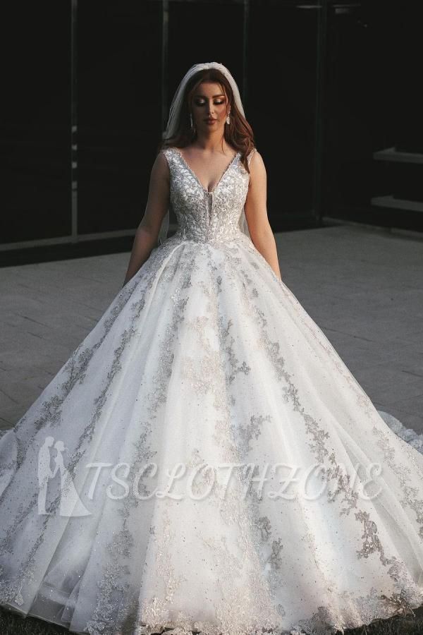 Gorgeous V-Neck Sleeveless Lace Appliques Bridal Gown