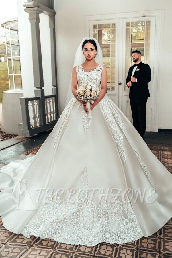 Chic White 3D Floral Lace Pricness Wedding Gown Cathedral Train