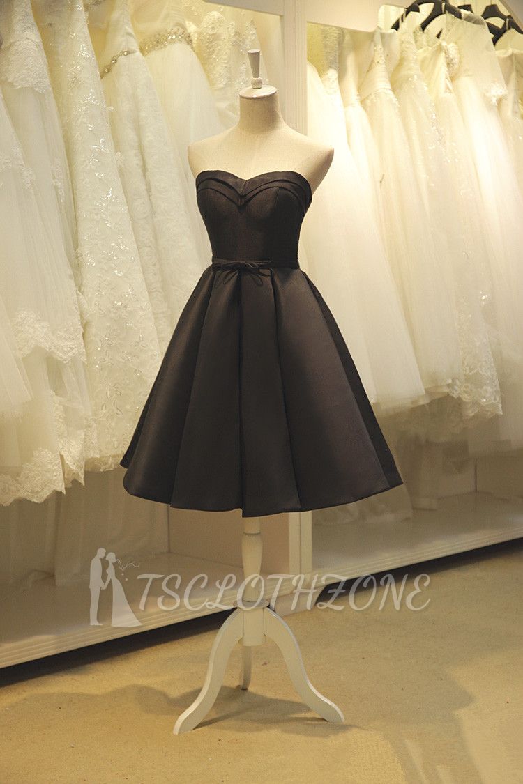 Black Sweetheart Knee Length Homecoming Dress Cute Simple Lace-Up Short Cocktail Dresses