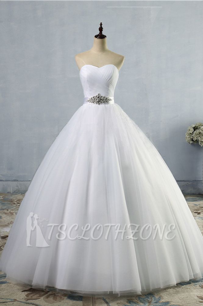 TsClothzone Chic Strapless Sweetheart White Tulle Wedding Dress Sleeveless Beadings Bridal Gowns with Sash