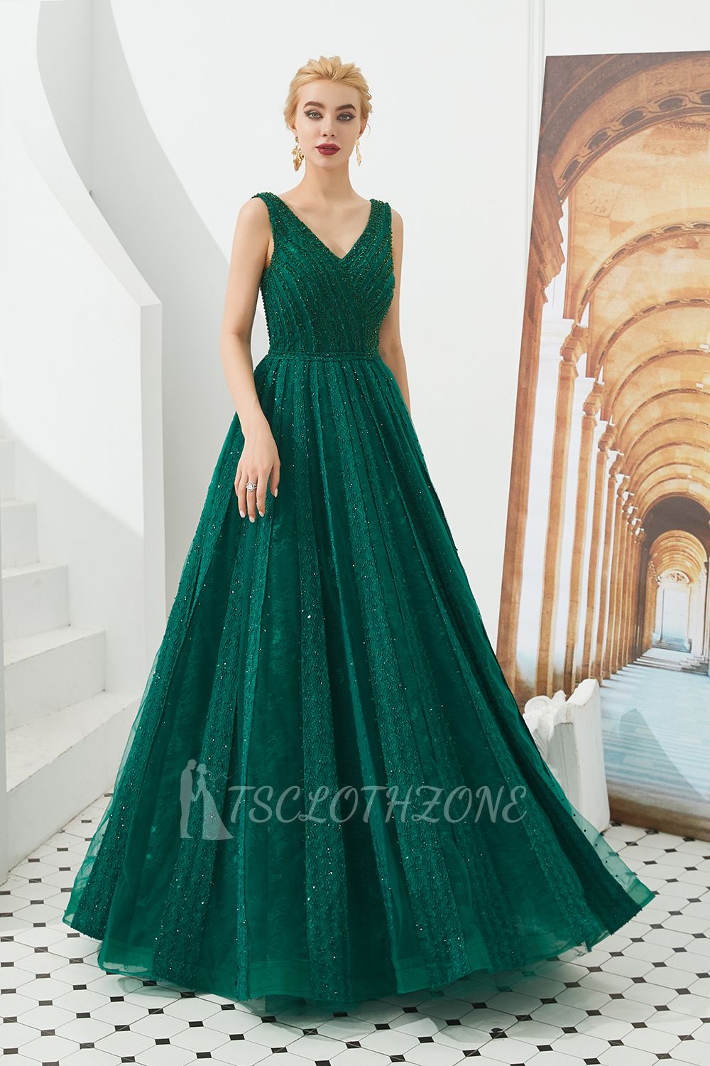 Harriet | Glänzendes Smaragdgrün Sexy Abendkleid mit V-Ausschnitt und Princess-Linie und tiefem Rücken und Falten