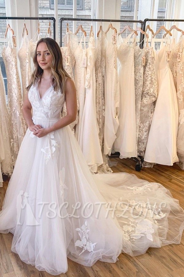V Neck Floral Lace and Tulle Sleeveless Wedding Dress