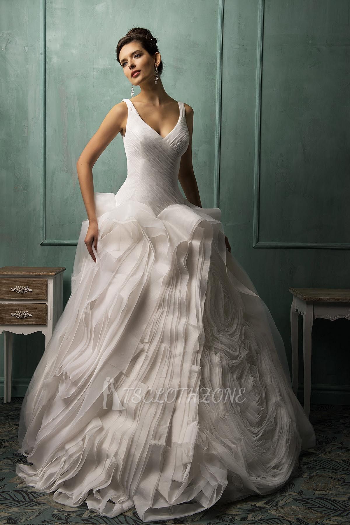 Latest Spaghetti Strap Ruffles Bridal Gown Gorgeous Court Train Zipper Wedding Dress