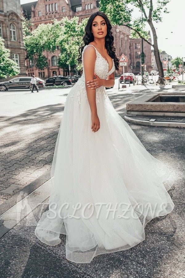 Simple V-neck floor-length sleeveless wedding dress | Wedding dresses A line lace
