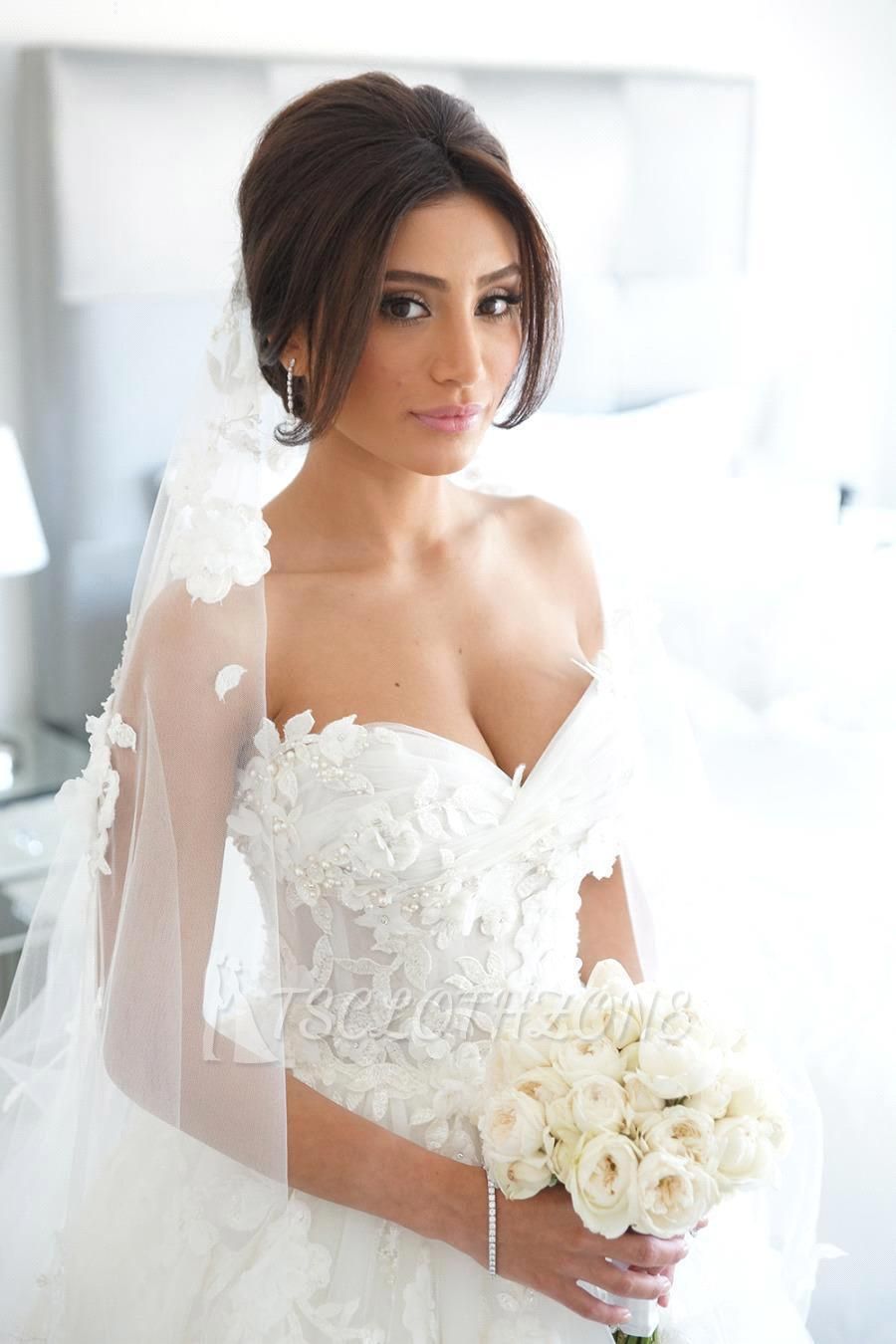 Timeless Bridal Dresses Sweetheart Appliques Flowers Ruffles Tulle Court Train Wedding Gowns