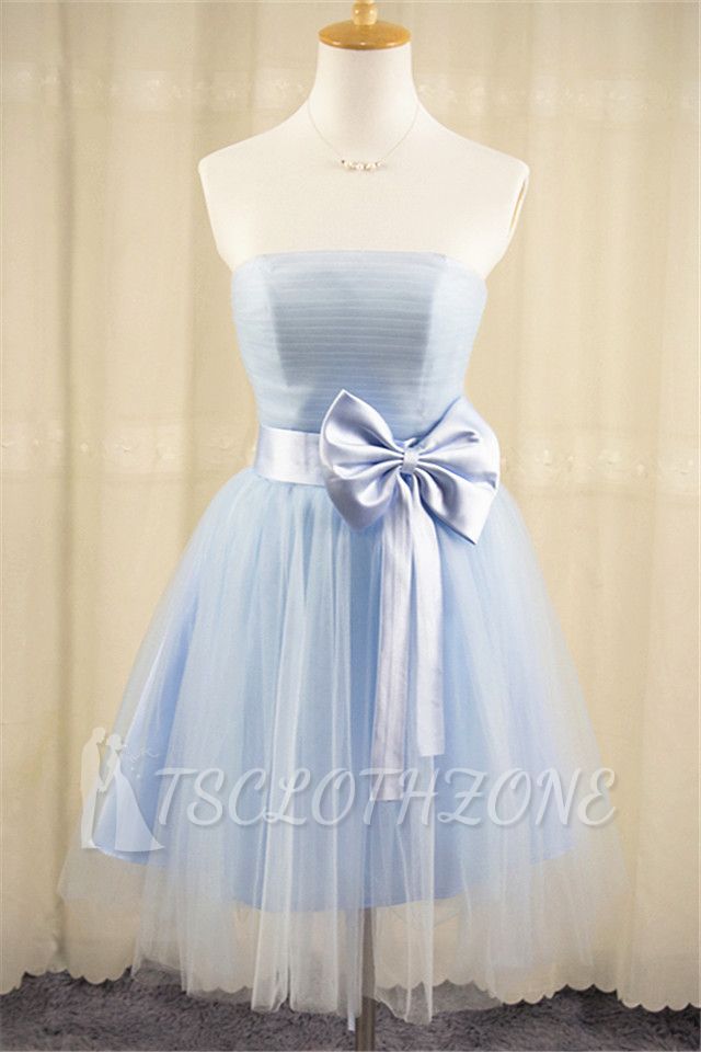 Trägerloses kurzes süßes blaues Abiballkleid aus Tüll mit Schleifenschnürung Mini Günstige Brautjungfernkleider unter 100