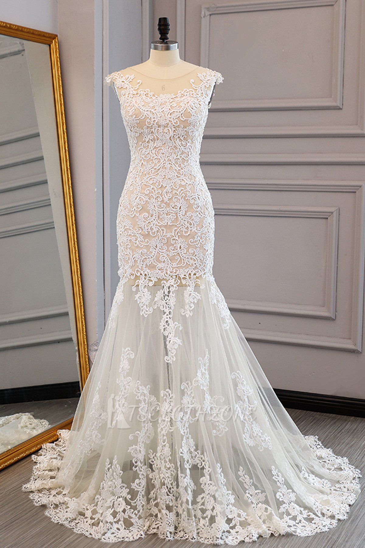 TsClothzone Elegantes Elfenbein-Tüll-langes Meerjungfrau-Hochzeitskleid mit Spitzenapplikationen, ärmellose Brautkleider im Angebot