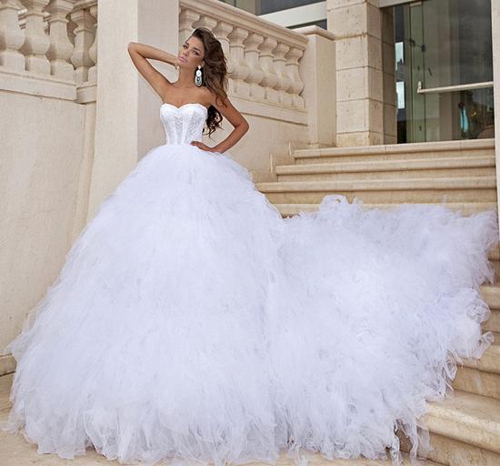 Tulle White Sweetheart Wedding Dresses 2022 Chapel Train Sleeveless Bridal Dreses_2