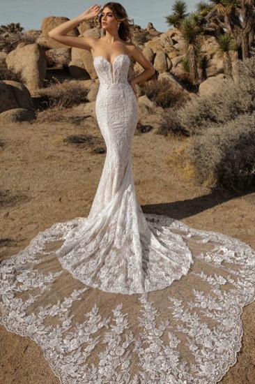 Dazzling Sweetheart Mermaid Garden Wedding Gown with Lace Appliques_1