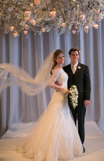 2022 Elegant Wedding Dress long Sleeve Sweep Train Zipper Back Vestidos De Noiva Applique White Lace Wedding Dress_3