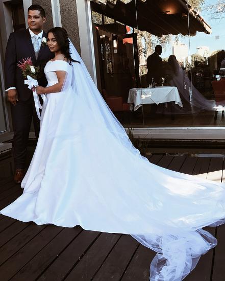 Off-the-shoulder White Ball Gown long Wedding Dresses_3