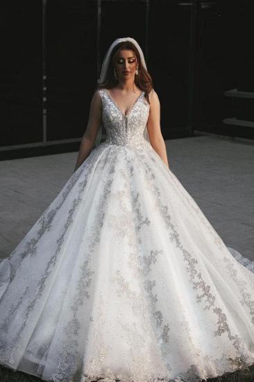Gorgeous V-Neck Sleeveless Lace Appliques Bridal Gown_1