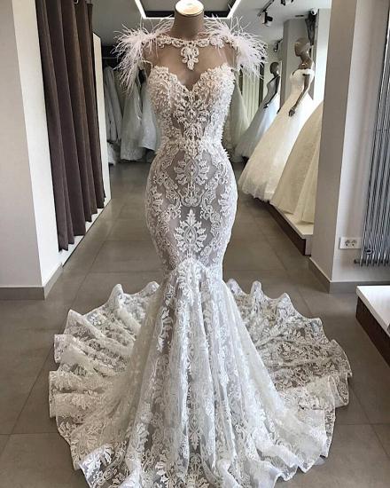 Luxuriöses, weißes, hohles, herzförmiges, langes Brautkleid aus Spitze mit offenem Rücken und Pelzausschnitt