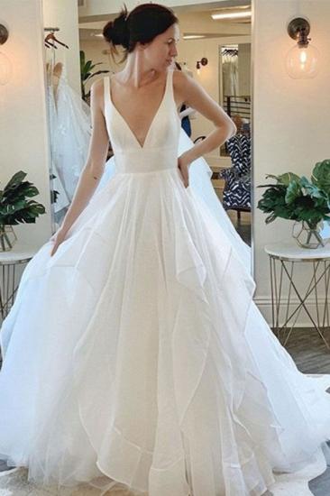 Sexy Deep V-Ausschnitt Ärmellose Brautkleider aus weißem Tüll mit Rüschen