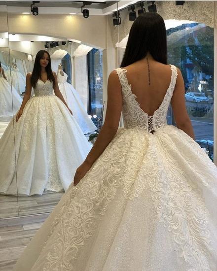 Delicate V-Neck  Ball Gown Straps Flroal Bridal  Gown_4
