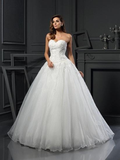 Sweetheart Beading Ball Gown Sleeveless Long Tulle Wedding Dresses