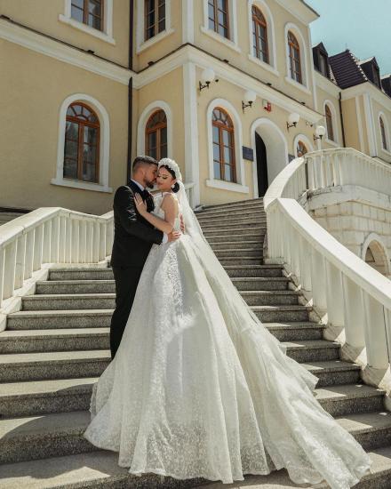 Spaghetti Strapes Glitter Floral Lace Flppr-Length Wedding Dress_2