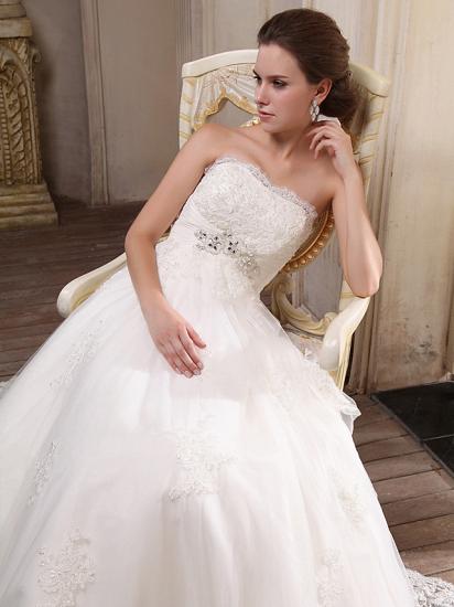 Princess A-Line Strapless Wedding Dress Scalloped-Edge Satin Tulle Sleeveless Bridal Gowns with Chapel Train_5