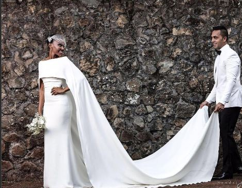 Elegant Shealth Cape Off-the-Shoulder Bridal-Gown Wedding Dresses_2