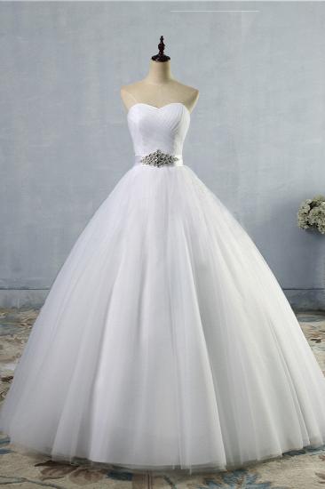 TsClothzone Chic Strapless Sweetheart White Tulle Wedding Dress Sleeveless Beadings Bridal Gowns with Sash