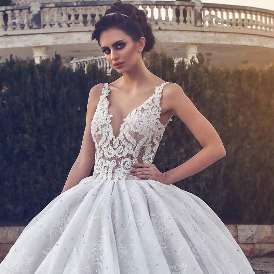 Lace Appliques Sexy Sleeveless Wedding Dresses | Princess Ball Gown V-neck Cheap Bridal Gowns_3