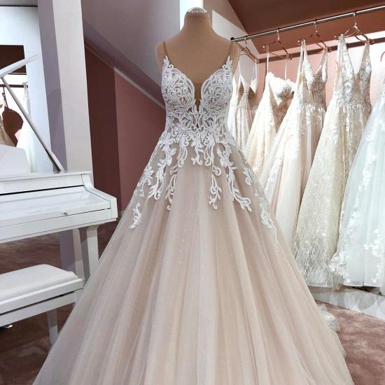 Romantic Tulle A-line Wedding Dress with 3D White Lace Appliques_2
