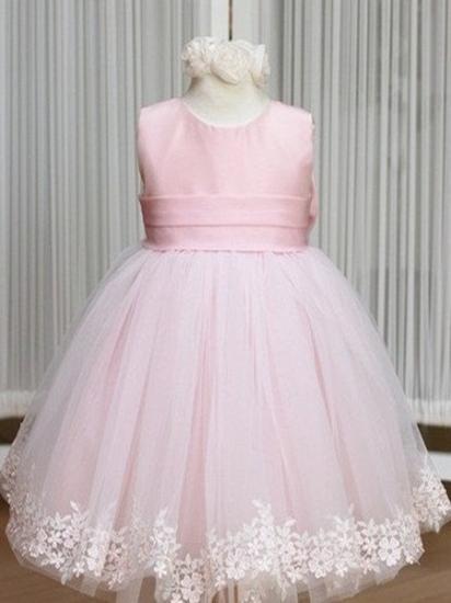 2022 Rosa Blumenmädchenkleider Jewel Bow Schärpe Spitzenapplikationen Schönes Tüll A-Linie Festzugkleid