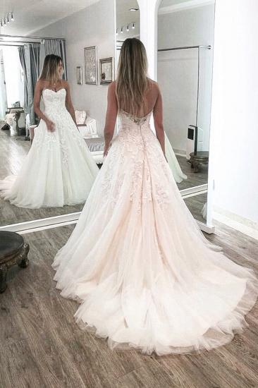 Elegantes, bodenlanges Brautkleid in A-Linie aus Spitze und Tüll_1