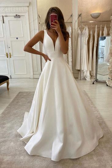 Elegant Sleeveless V-neck White A-line Wedding Dresses_1