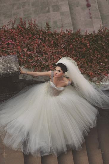 Kristallweißes Tüll-langes Ballkleid-Hochzeitskleid mit Perlenstickereien Schulterfrei Elegante formelle Brautkleider_3