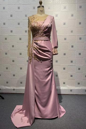 Elegantes rosafarbenes Satin-Abendkleid mit Rundhalsausschnitt | Ballkleid mit goldfarbenen Applikationen und langen Ärmeln_1