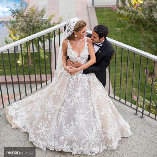 Glamorous V-Neck ALine 3D Floral Wedding Dress_2