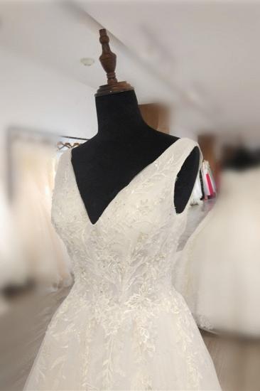 TsClothzone Glamorous White Tulle Lace Wedding Dress V-Neck Sleeveless Appliques Bridal Gowns On Sale_5