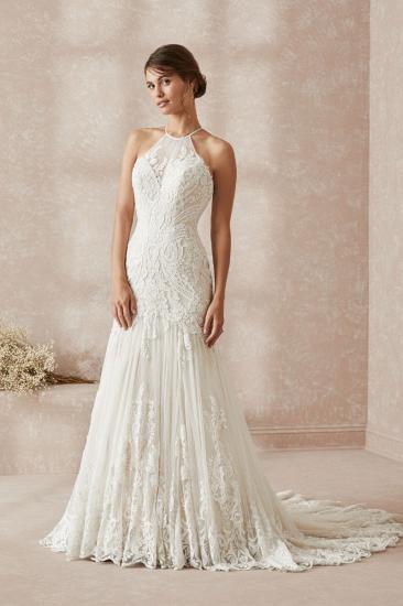 Elegantes weißes langes Hochzeitskleid mit Spitzenapplikationen_1