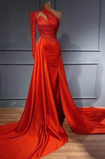 Elegantes langes Abendkleid mit roten Ärmeln | One-Shoulder-Abschlussballkleid