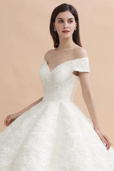 Elegante schulterfreie Brautkleider aus weißer Spitze mit weißen Spitzenapplikationen_9