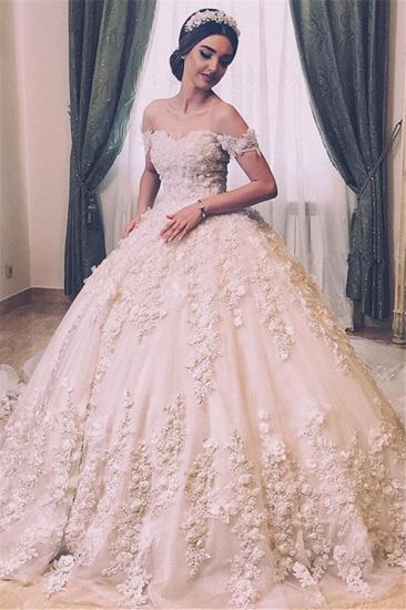 Elegante schulterfreie Brautkleider mit Blumenapplikationen
