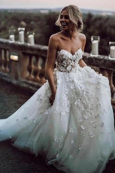Romantic Strapless White Wedding Dresses With Lace Appliques_3