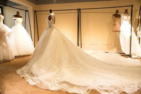 Luxus Illusion Neck Lace-up Tüll Ballkleid Brautkleid | Modest Ivory Sparkle Brautkleider online_4