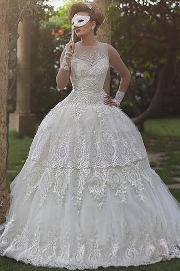 Wunderschönes, bördelndes Spitze-Ballkleid-Hochzeitskleid 2022 Neue Ankunfts-Brautkleid mit langem Zug